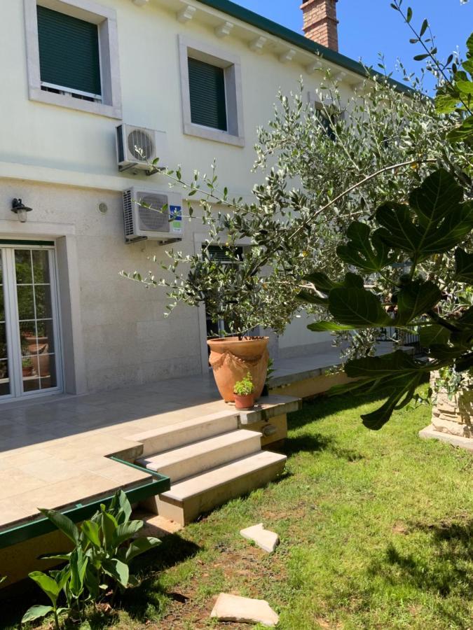 Apartment Provance Pula Exterior photo
